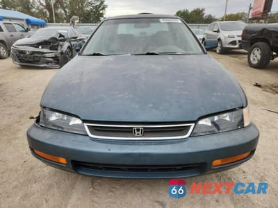 Piąte zdjęcie samochodu w środku: 1997 HONDA ACCORD EX VIN:1HGCD5656VA021441 - miniatura