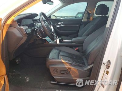 Zdjęcie 7 z 14 samochodu: 2021 AUDI E-TRON PREMIUM VIN:WA1AAAGE4MB002833 - miniatura