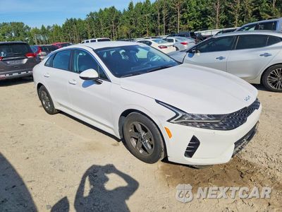 Czwarte zdjęcie samochodu z boku: 2023 KIA K5 LXS VIN:5XXG14J23PG196172 - miniatura
