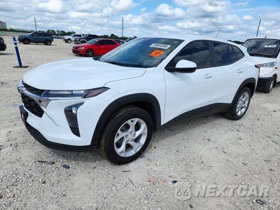 2024 CHEVROLET TRAX LS KL77LFE27RC114542 - główne zdjęcie licytacji z USA - miniatura