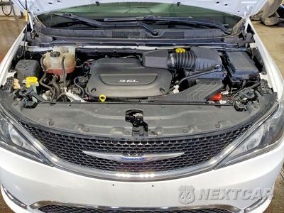 Zdjęcie 12 z 13 samochodu: 2018 CHRYSLER PACIFICA TOURING L VIN:2C4RC1BG9JR277123 - miniatura