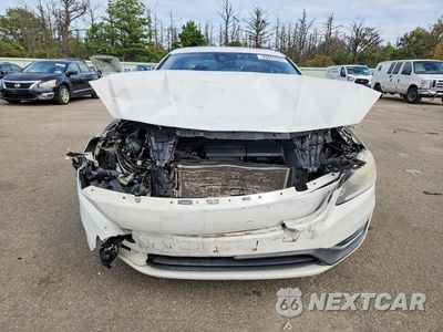 Piąte zdjęcie samochodu w środku: 2014 VOLVO S60 T5 VIN:YV1612FS1E2273109 - miniatura