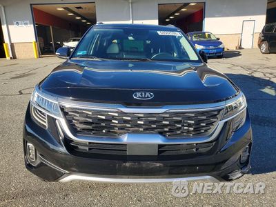 Piąte zdjęcie samochodu w środku: 2021 KIA SELTOS SX VIN:KNDETCA22M7159887 - miniatura
