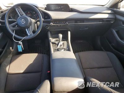 Zdjęcie 8 z 12 samochodu: 2021 MAZDA 3 VIN:JM1BPAAL5M1334995 - miniatura