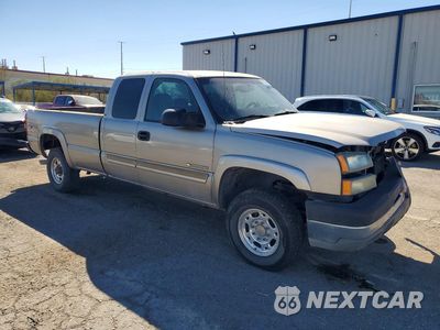Czwarte zdjęcie samochodu z boku: 2003 CHEVROLET SILVERADO K2500 HEAVY DUTY VIN:1GCHK29G73E220056 - miniatura