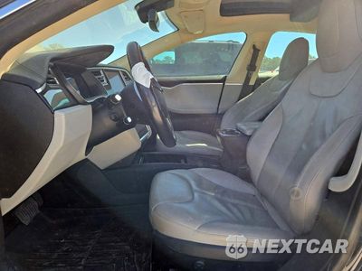 Zdjęcie 7 z 13 samochodu: 2014 TESLA MODEL S VIN:5YJSA1H10EFP55635 - miniatura