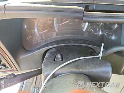 Zdjęcie 9 z 13 samochodu: 2005 CADILLAC ESCALADE ESV VIN:3GYFK66N95G143570 - miniatura