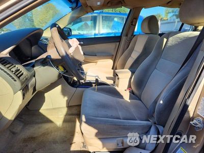 Zdjęcie 7 z 12 samochodu: 2006 HONDA ACCORD EX VIN:1HGCM56726A166785 - miniatura