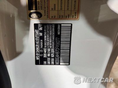 Zdjęcie 12 z 12 samochodu: 2013 MERCEDES-BENZ C 250 VIN:WDDGJ4HB7DF958277 - miniatura