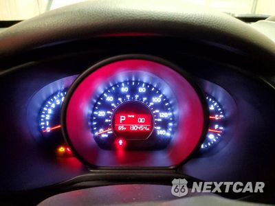 Zdjęcie 9 z 14 samochodu: 2017 KIA SOUL BASE VIN:KNDJN2A21H7428230 - miniatura