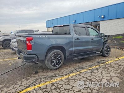 Trzecie zdjęcie samochodu z tyłu: 2021 CHEVROLET SILVERADO K1500 CUSTOM VIN:1GCPYBEK0MZ241166 - miniatura