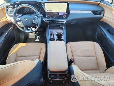 Zdjęcie 8 z 13 samochodu: 2025 LEXUS RX 350 PREMIUM VIN:JTJCHMAA9S2034043 - miniatura