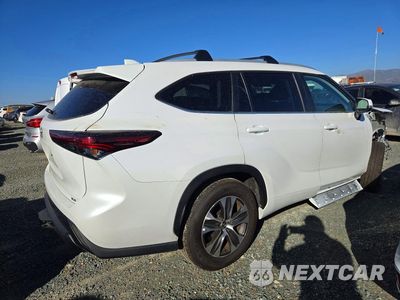 Trzecie zdjęcie samochodu z tyłu: 2025 TOYOTA HIGHLANDER XLE VIN:5TDKDRAH8SS556787 - miniatura