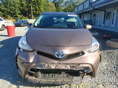 Piąte zdjęcie samochodu w środku: 2016 TOYOTA PRIUS V THREE VIN:JTDZN3EU1GJ049718 - miniatura