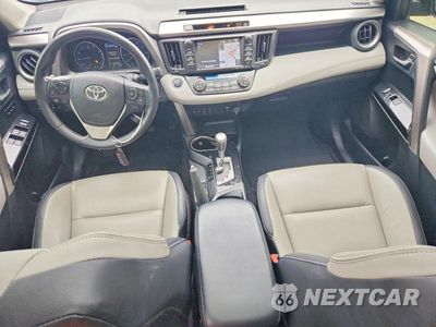 Zdjęcie 8 z 13 samochodu: 2018 TOYOTA RAV4 LIMITED VIN:JTMYFREV5JD119053 - miniatura
