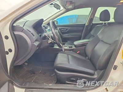 Zdjęcie 7 z 12 samochodu: 2016 NISSAN ALTIMA 2.5 SR VIN:1N4AL3AP2GC206475 - miniatura