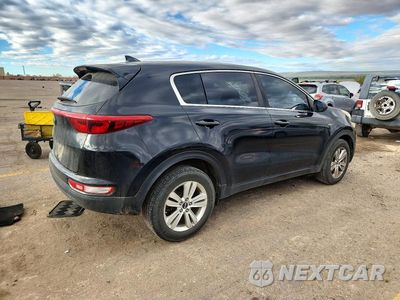 Trzecie zdjęcie samochodu z tyłu: 2017 KIA SPORTAGE LX VIN:KNDPMCAC2H7135514 - miniatura