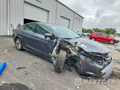 Czwarte zdjęcie samochodu z boku: 2015 CHRYSLER 200 C VIN:1C3CCCCBXFN584958 - miniatura