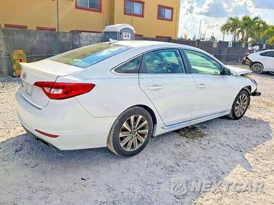 Trzecie zdjęcie samochodu z tyłu: 2017 HYUNDAI SONATA SPORT VIN:5NPE34AF8HH535017 - miniatura