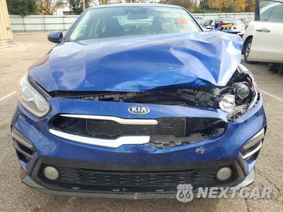 Piąte zdjęcie samochodu w środku: 2020 KIA FORTE LXS VIN:3KPF24AD3LE210777 - miniatura