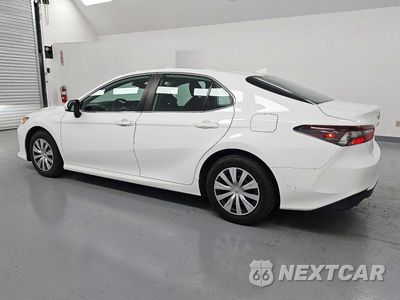 Drugie zdjęcie samochodu z przodu: 2022 TOYOTA CAMRY LE VIN:4T1C31AK3NU585792 - miniatura