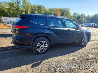 Trzecie zdjęcie samochodu z tyłu: 2020 TOYOTA HIGHLANDER XLE VIN:5TDGZRBH8LS509105 - miniatura