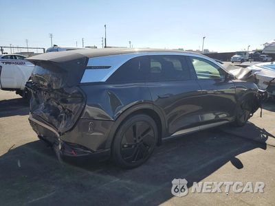 Trzecie zdjęcie samochodu z tyłu: 2026 LUCID MOTORS GRAVITY TOURING VIN:7UUG1TJJ9TA011260 - miniatura