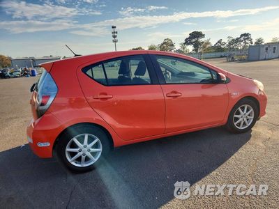 Trzecie zdjęcie samochodu z tyłu: 2013 TOYOTA PRIUS C THREE VIN:JTDKDTB31D1031683 - miniatura