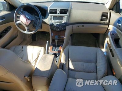 Zdjęcie 8 z 12 samochodu: 2006 HONDA ACCORD EX VIN:JHMCM56846C005803 - miniatura