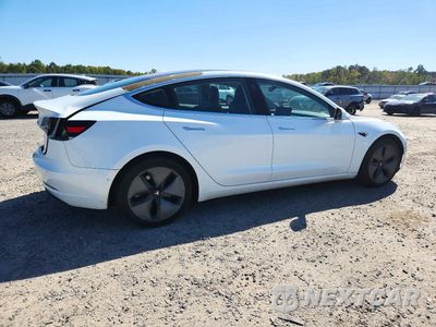 Trzecie zdjęcie samochodu z tyłu: 2018 TESLA MODEL 3 VIN:5YJ3E1EB2JF066924 - miniatura