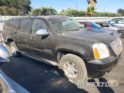 Czwarte zdjęcie samochodu z boku: 2014 GMC YUKON XL C1500 SLT VIN:1GKS1KE04ER233994 - miniatura