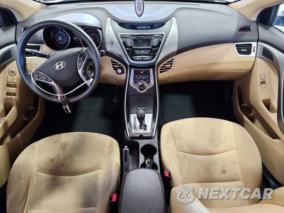 Zdjęcie 8 z 13 samochodu: 2013 HYUNDAI ELANTRA GLS VIN:5NPDH4AE2DH223127 - miniatura