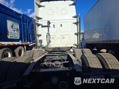 Zdjęcie 6 z 12 samochodu: 2019 FREIGHTLINER CASCADIA 126 SEMI TRUCK VIN:1FUJHHDR3KLKV6454 - miniatura
