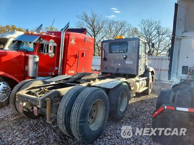 Trzecie zdjęcie samochodu z tyłu: 1996 INTERNATIONAL 9200 SEMI TRUCK VIN:2HSFMAHR1TC052667 - miniatura