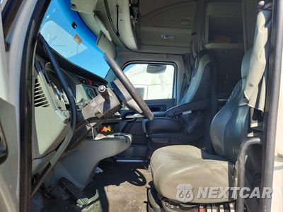 Zdjęcie 7 z 13 samochodu: 2020 KENWORTH CONSTRUCTION T680 VIN:1XKYDP9X3LJ311151 - miniatura