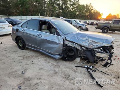 Czwarte zdjęcie samochodu z boku: 2011 MERCEDES-BENZ C 350 VIN:WDDGF5GB4BF527594 - miniatura