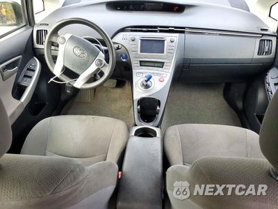 Zdjęcie 8 z 13 samochodu: 2012 TOYOTA PRIUS TWO VIN:JTDKN3DU7C1536127 - miniatura
