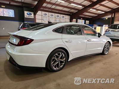 Trzecie zdjęcie samochodu z tyłu: 2021 HYUNDAI SONATA SEL VIN:5NPEF4JA2MH099917 - miniatura