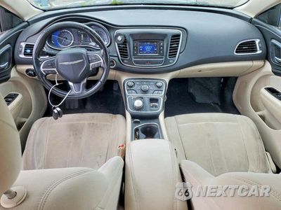Zdjęcie 8 z 12 samochodu: 2015 CHRYSLER 200 LIMITED VIN:1C3CCCAB0FN562552 - miniatura
