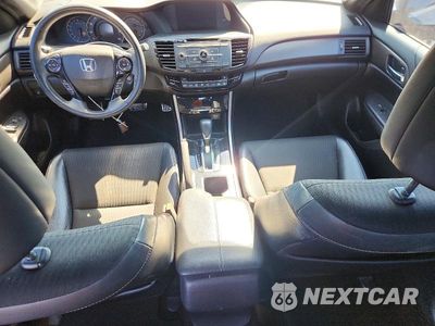 Zdjęcie 8 z 12 samochodu: 2016 HONDA ACCORD SPORT VIN:1HGCR2F62GA146089 - miniatura