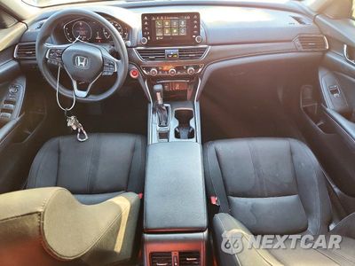 Zdjęcie 8 z 12 samochodu: 2018 HONDA ACCORD EX VIN:1HGCV1F48JA120639 - miniatura