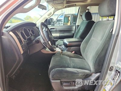 Zdjęcie 7 z 13 samochodu: 2015 TOYOTA SEQUOIA SR5 VIN:5TDZY5G18FS058861 - miniatura