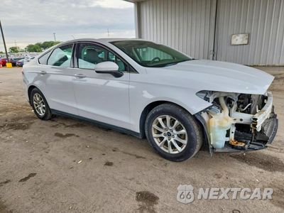 Czwarte zdjęcie samochodu z boku: 2016 FORD FUSION S VIN:1FA6P0G7XG5135739 - miniatura
