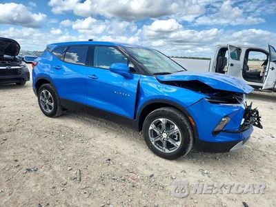 Czwarte zdjęcie samochodu z boku: 2026 CHEVROLET BLAZER 2LT VIN:3GNKBCR41TS164579 - miniatura