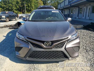 Piąte zdjęcie samochodu w środku: 2019 TOYOTA CAMRY SE VIN:4T1B11HK2KU714138 - miniatura