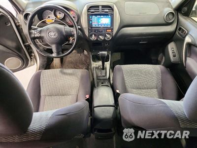Zdjęcie 8 z 13 samochodu: 2005 TOYOTA RAV4 BASE VIN:JTEHD20V950041910 - miniatura
