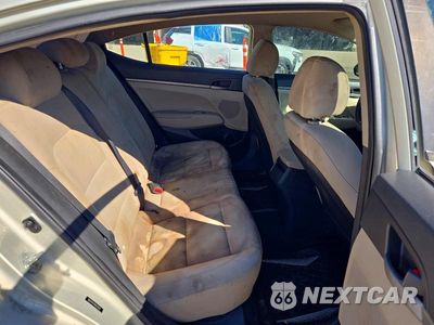 Zdjęcie 10 z 12 samochodu: 2017 HYUNDAI ELANTRA SE VIN:5NPD74LF4HH125618 - miniatura