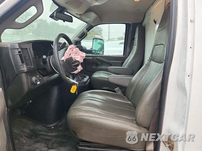 Zdjęcie 7 z 12 samochodu: 2021 GMC SAVANA CUTAWAY G3500 BOX TRUCK VIN:7GZ37TC78MN009320 - miniatura