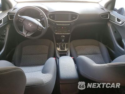 Zdjęcie 8 z 12 samochodu: 2018 HYUNDAI IONIQ BLUE VIN:KMHC65LCXJU076605 - miniatura