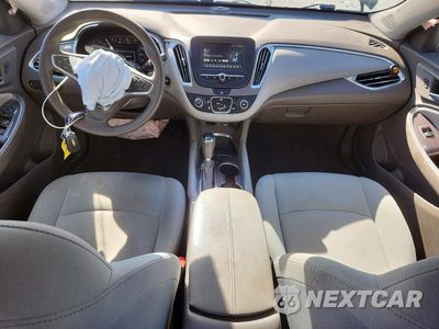 Zdjęcie 8 z 12 samochodu: 2017 CHEVROLET MALIBU LT VIN:1G1ZE5ST3HF136573 - miniatura